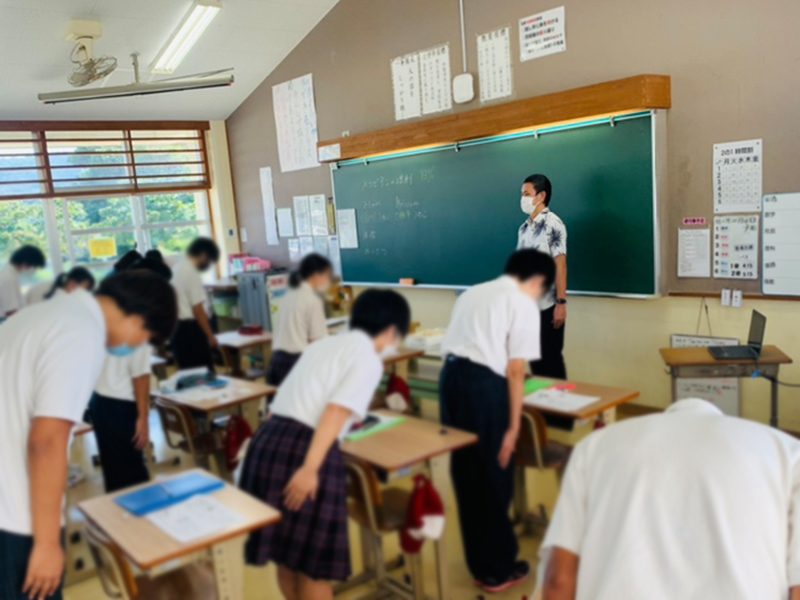 県内中学校への出前講座授業に講師として参加