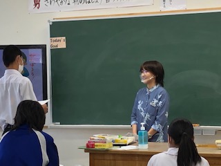 地元中学校への出前講座授業に講師として参加